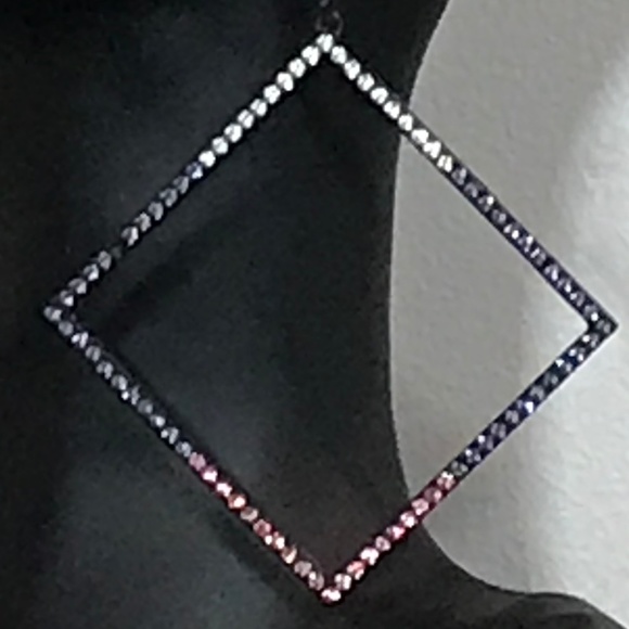 NWT Design Lab Women’s Diamond Shaped Dangle Earrings/Multi Coloured Rhinestones - Picture 2 of 7